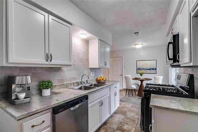 Building Photo - 1638 Evergreen Dr