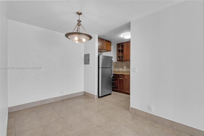 Building Photo - 11398 Royal Palm Blvd