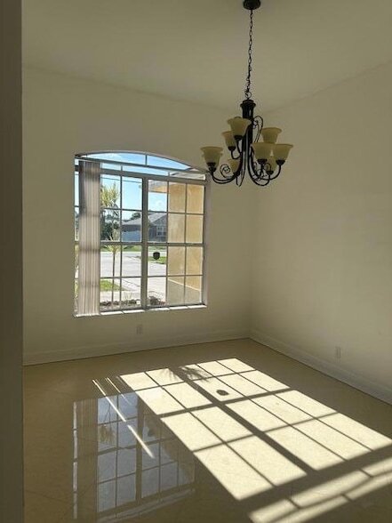 Building Photo - 368 NW Bayshore Blvd