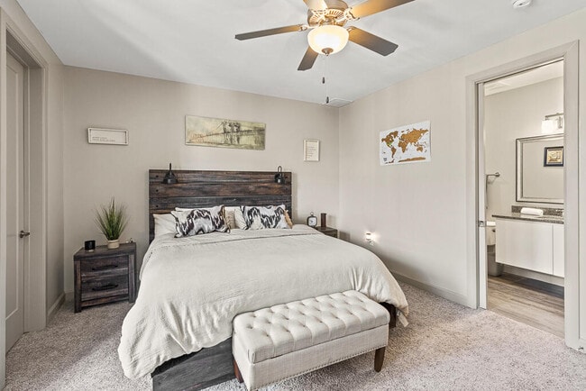 Building Photo - 328 Vin Almoradi Ct