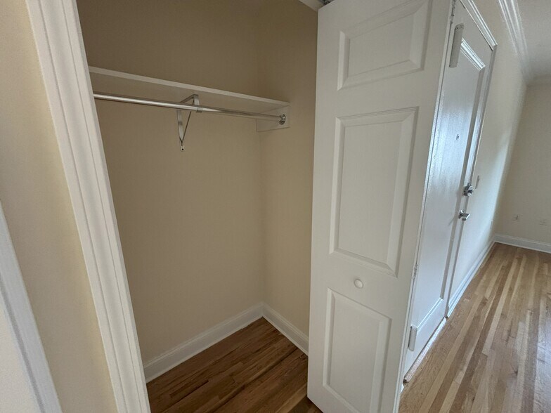 Building Photo - 105 Longwood Ave