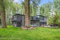 Building Photo - 1695 Silver King Dr