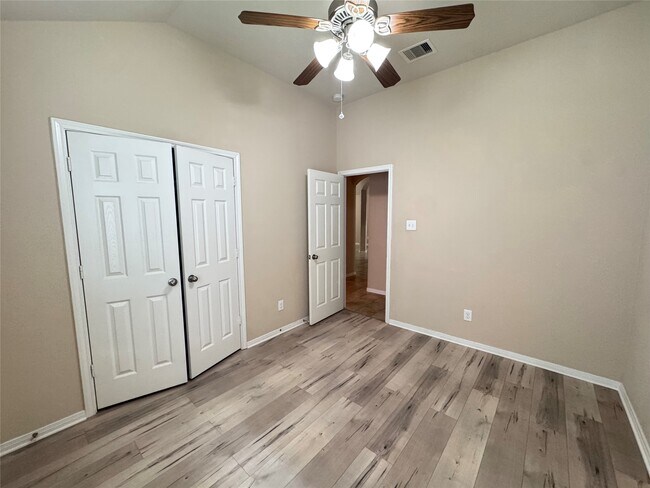Building Photo - 25210 Ginger Ranch Dr