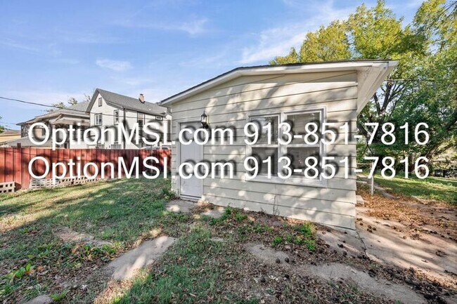 Building Photo - Newly Remodeled 3-Bedroom Home in Kansas C...