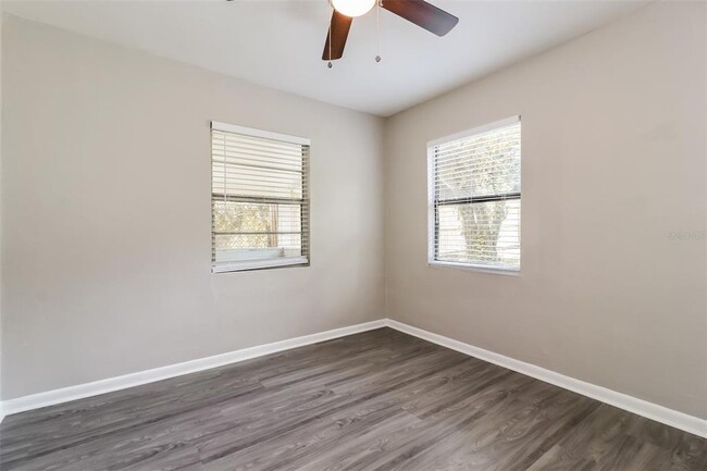 Building Photo - 6806 Lyman Ave