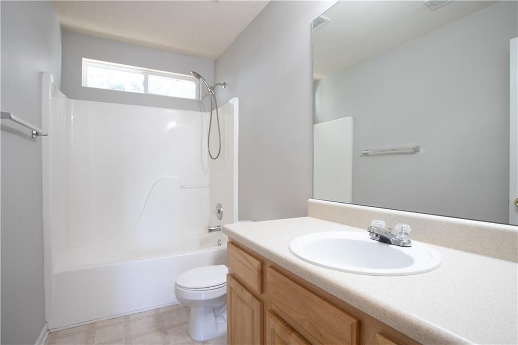 Building Photo - 645 Stadler Pointe