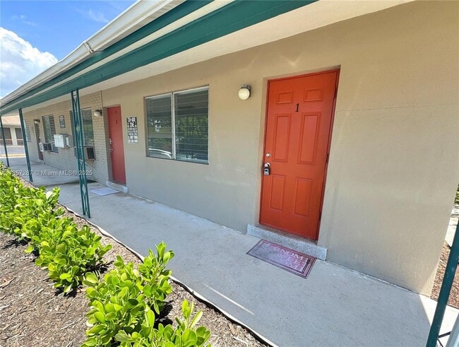 Building Photo - 403 NW 25th St