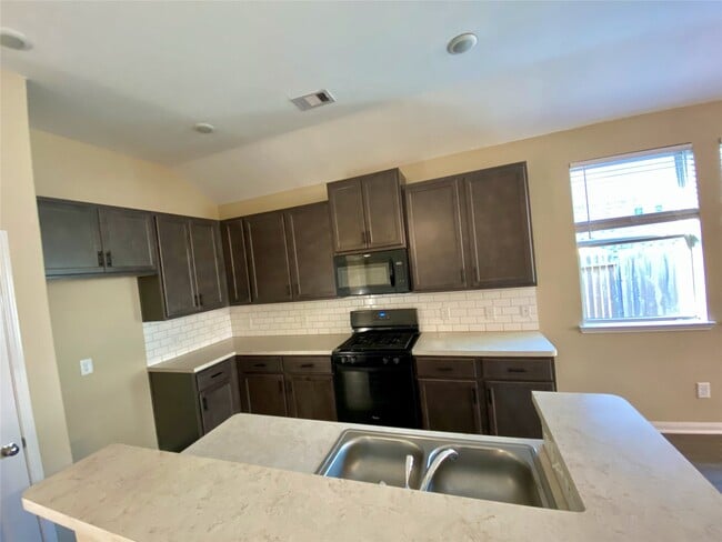 Building Photo - 15609 All Star Dr
