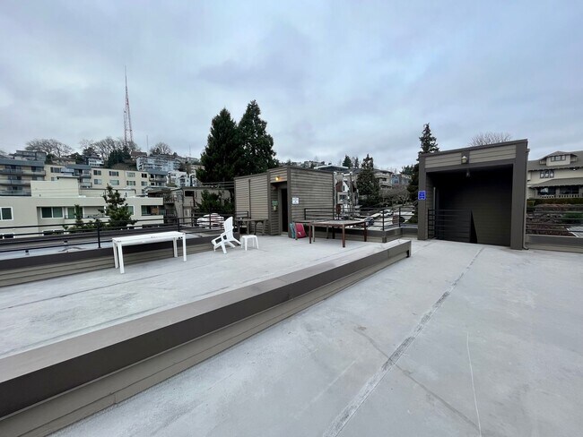 Building Photo - 1312 6th Ave N