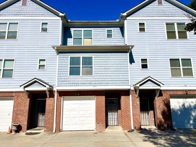 Primary Photo - Welcome to this stunning 3-bedroom, 3-bathroom townhome located in the vibrant city of Atlanta, GA.