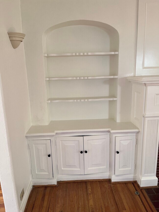 Building Photo - 11563 Hesby St