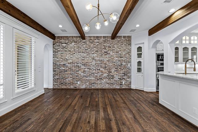 Building Photo - 4318 University Blvd