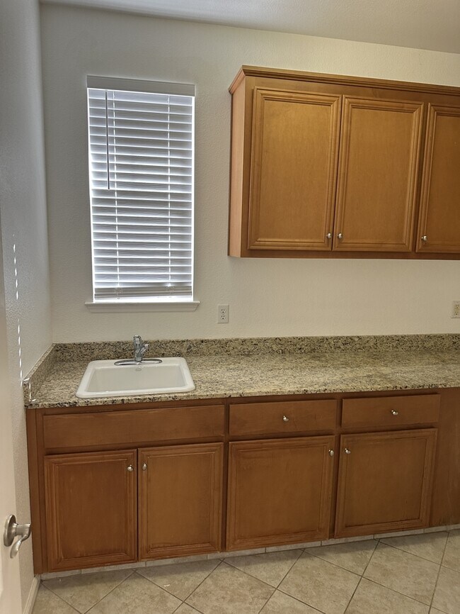 Building Photo - 91 W Recreo Ct