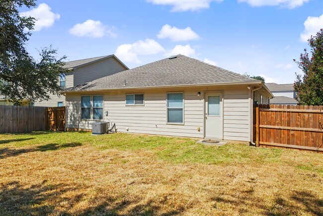Building Photo - 11114 Hillsdale Loop