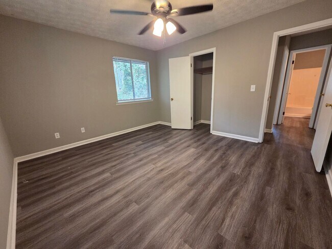 Building Photo - 82a Cedar Dr