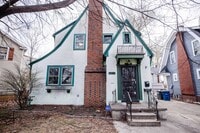 Building Photo - Three bedroom one bath home available for rent located in Library Disctrict West Toledo!