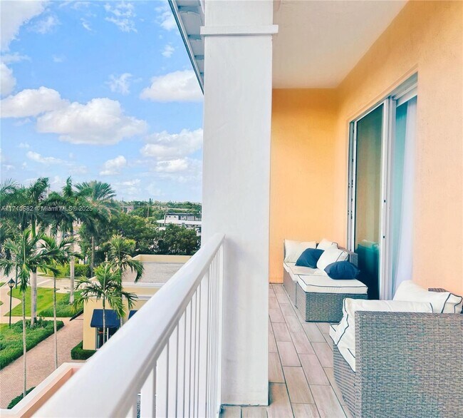 Building Photo - 802 W Windward Way