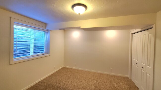 Building Photo - 9266 S Edenbrook Way