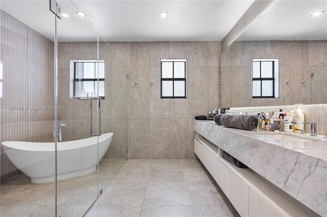 Building Photo - 9830 NW 86th Terrace