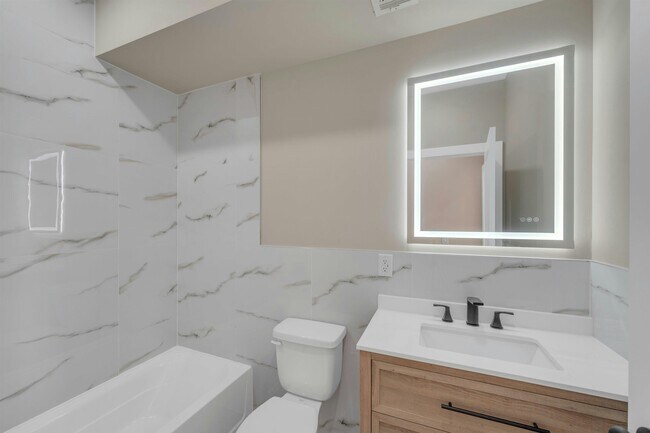 Building Photo - 275 Pearsall Ave