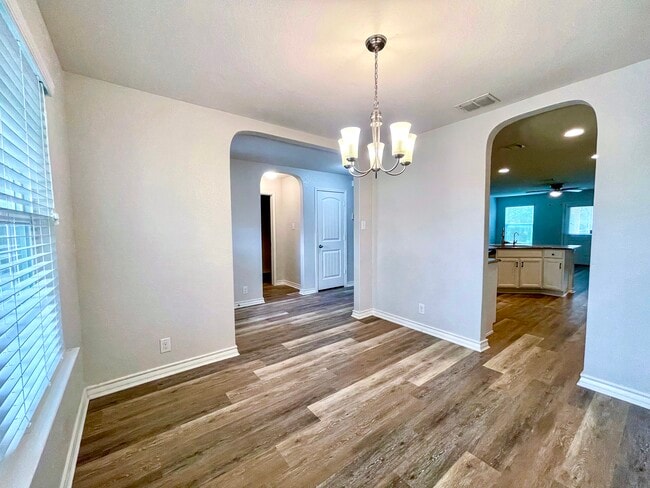 Building Photo - 402 Fly Catcher