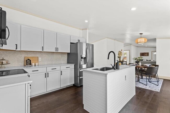 Building Photo - 21503 Coyote Trail