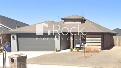 Building Photo - 3-bedroom home with Storm Shelter in Westmoore area
