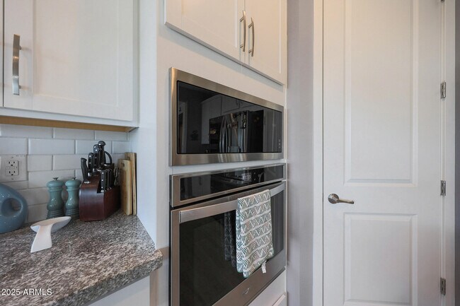Building Photo - 5121 N 181st Dr