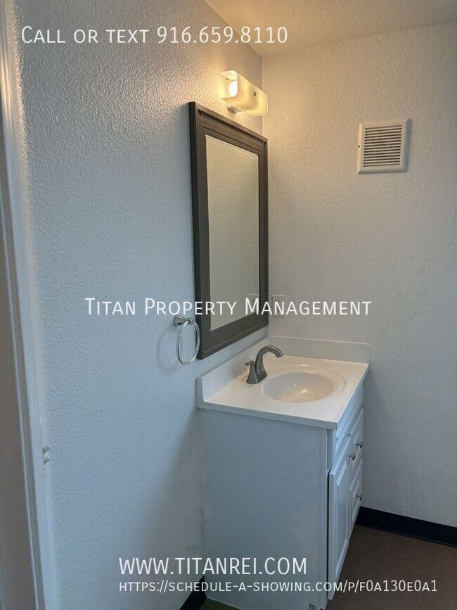 Building Photo - 3736 Astoria St