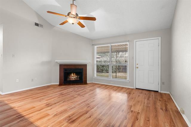 Building Photo - 3018 Hilltop Dr