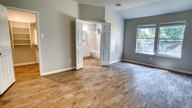 Building Photo - 711 House Creek Dr