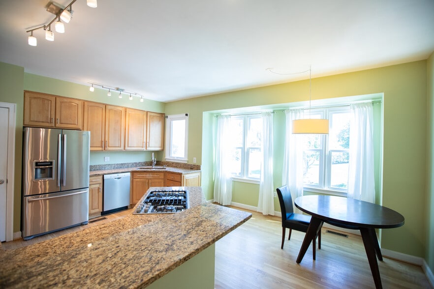 Building Photo - 4006 Dogberry Ln
