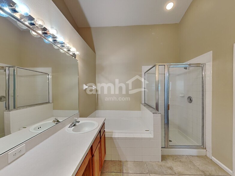 Building Photo - 10407 Paragon Pl