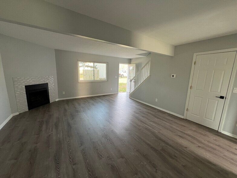 Building Photo - 4403 Valley Quail Blvd S