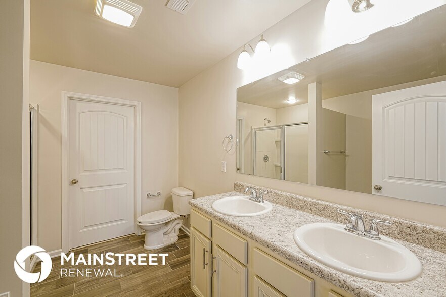 Building Photo - 180 Belmont Way