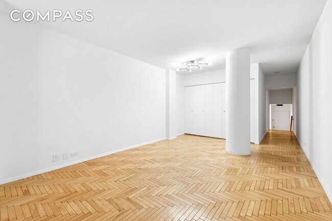 Building Photo - 106 Central Park S