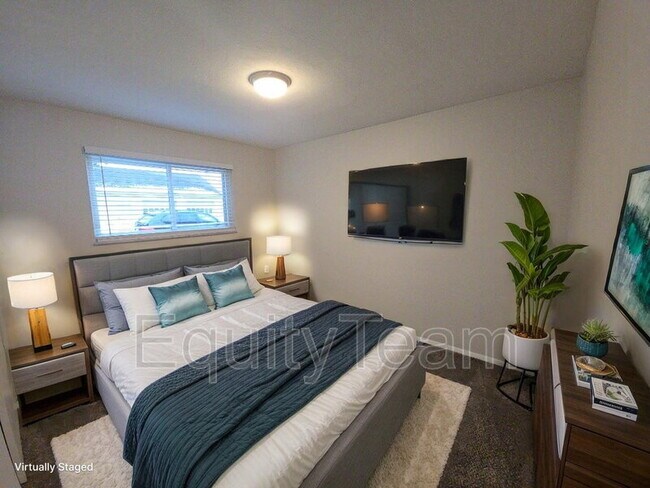 Building Photo - 204 N 10th St