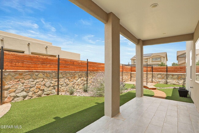 Building Photo - 12365 Desert Dove Ave