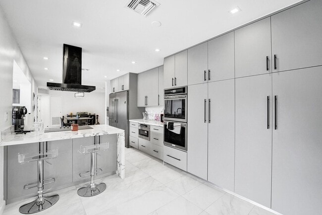 Building Photo - 3681 N 54th Ave