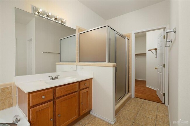 Building Photo - 3404 San Armando St