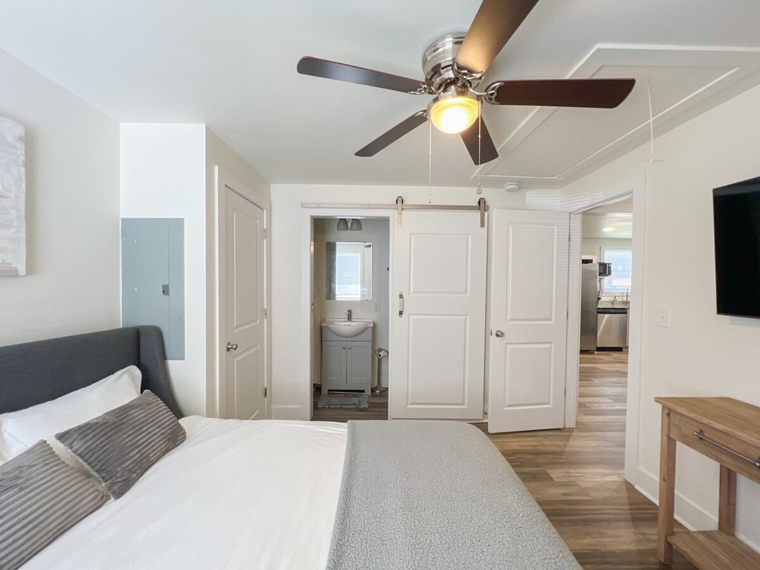 Building Photo - 401 Cedar Lane Rd