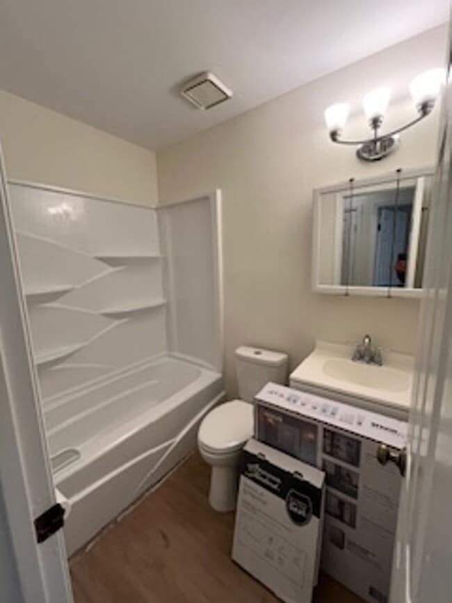 Building Photo - Fantastic Home - James Island