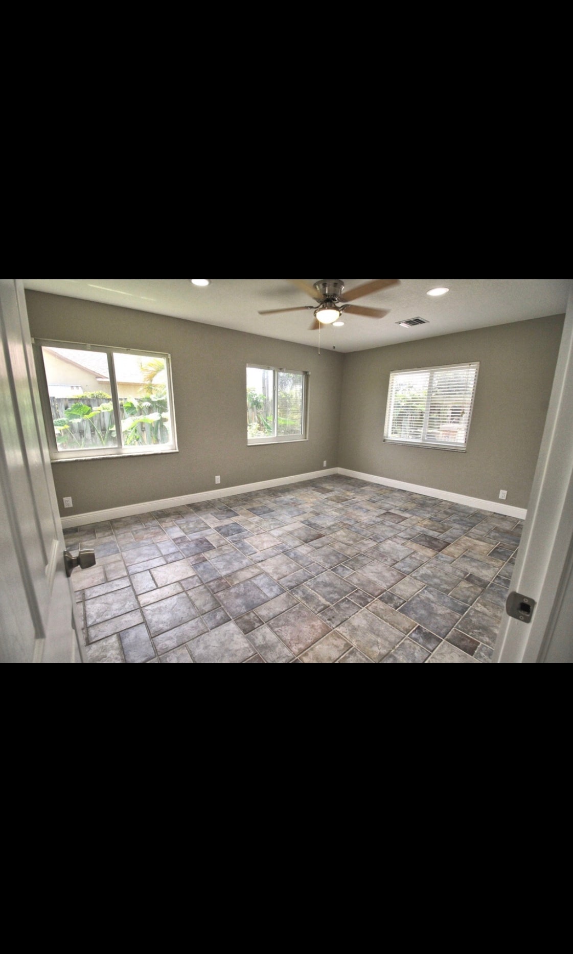 Building Photo - 1402 Cormorant Rd