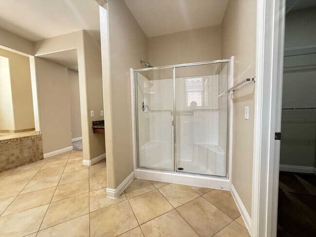 Building Photo - 116 Augusta Course Ave