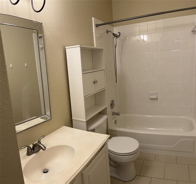 Building Photo - 5401 Apache Creek Cove