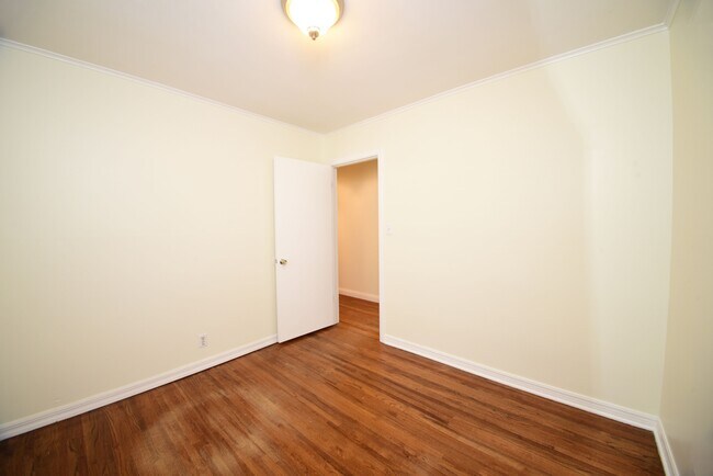 Building Photo - 3522 S Toledo Ave