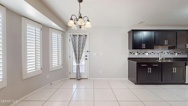 Building Photo - 13648 Samlesbury Ave