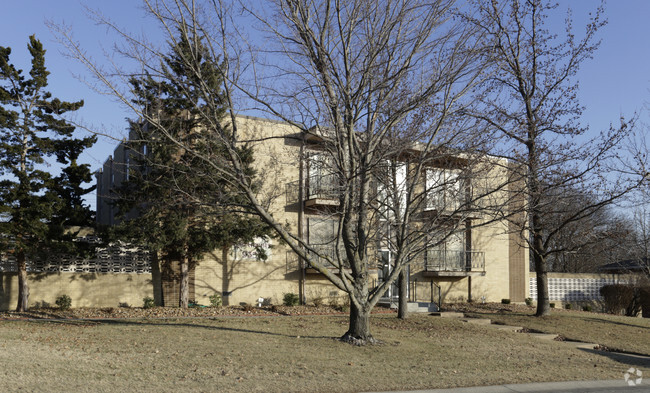 Building Photo - Glenwood Garden Apartments