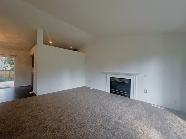 Building Photo - Beautiful 4-Bedroom 3-Bath Home in Marysvi...