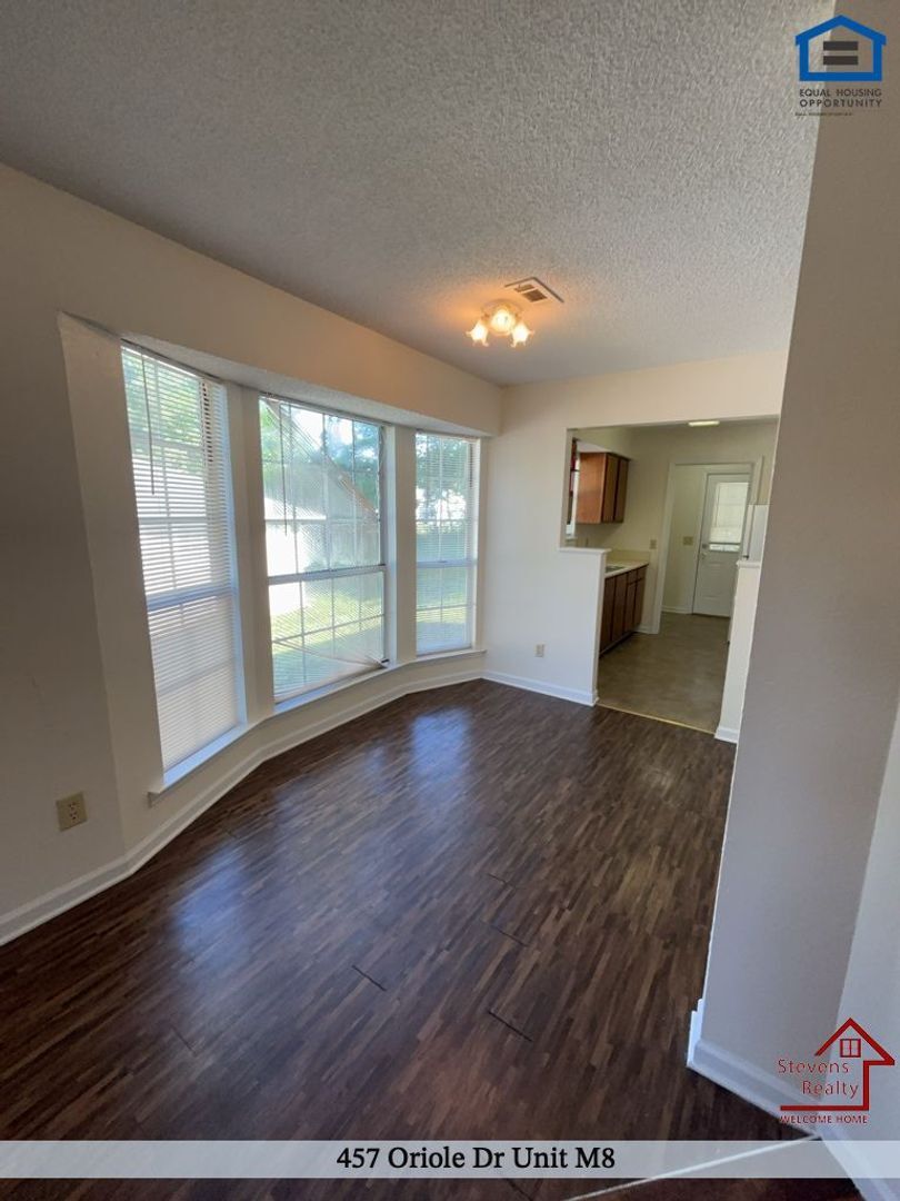 Building Photo - 457 Oriole Dr